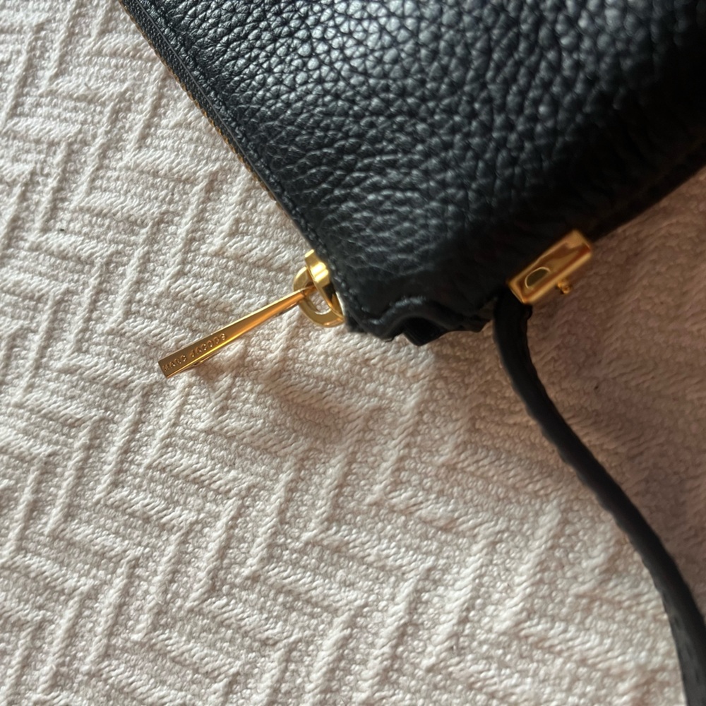 Marc Jacobs Black Crossbody - Picture 10 of 17